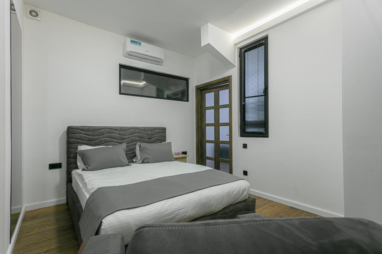 Luxe Apartment In Center Ереван Экстерьер фото