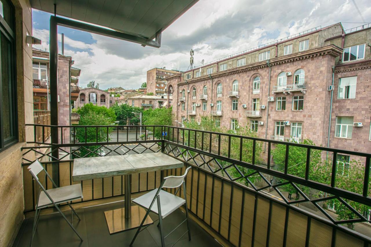 Luxe Apartment In Center Ереван Экстерьер фото