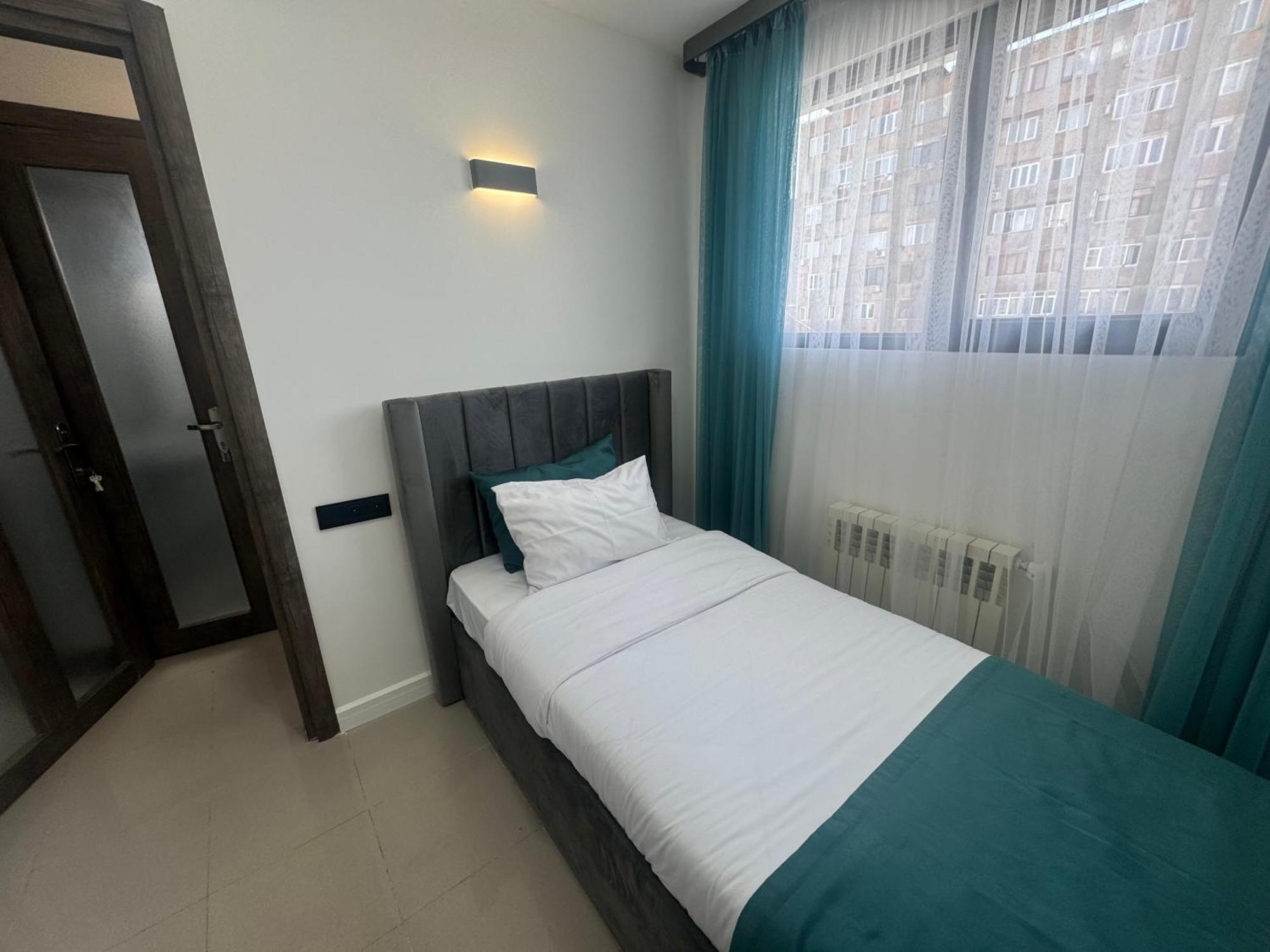 Luxe Apartment In Center Ереван Экстерьер фото